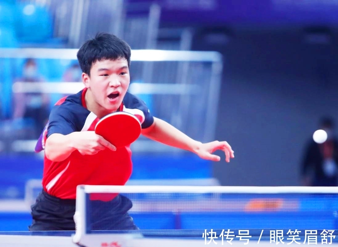 他的成功背 他的成功背