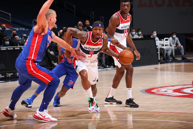 苏纳更多的 苏纳更多的